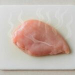 鶏肉が臭い時は危険？生の状態での臭いの原因と安全な見分け方
