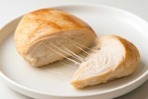 鶏肉を加熱後に糸引く原因は？食べても大丈夫かを解説