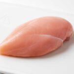 鶏肉が臭いのは腐ってる？安全な判断基準と見分け方
