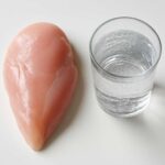 鶏肉を炭酸水につける理由は？柔らかくジューシーにする調理テク
