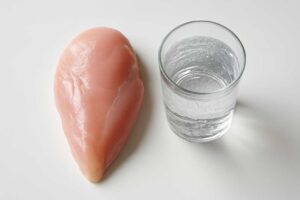 鶏肉を炭酸水につける理由は？柔らかくジューシーにする調理テク