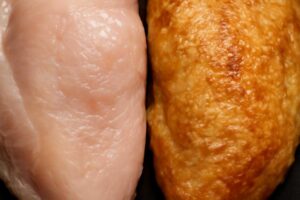 鶏皮が生焼けかも？見分け方と食べてはいけないサインをわかりやすく解説